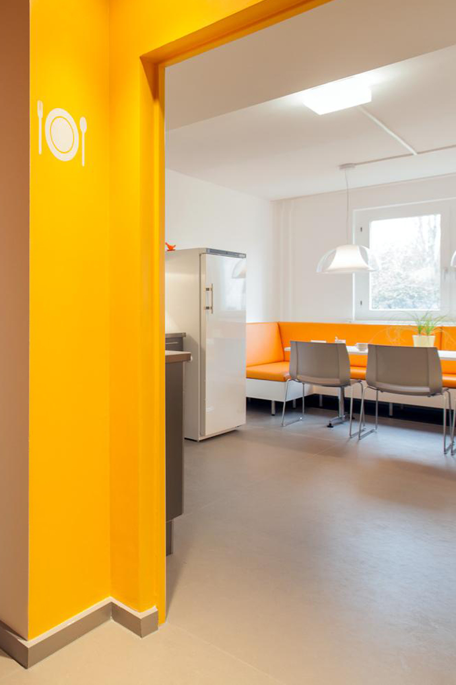 n-vier architekten, renovation Berlin-Lichtenberg, interior design, kitchen, student housing