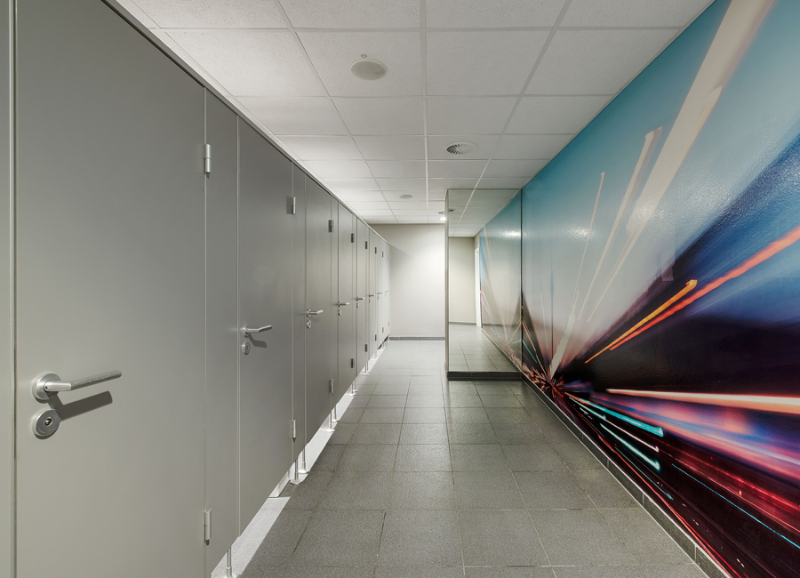 nvier architekten, renovation Berlin-Charlottenburg, photo wallpaper, women's toilet, toilet cubicles